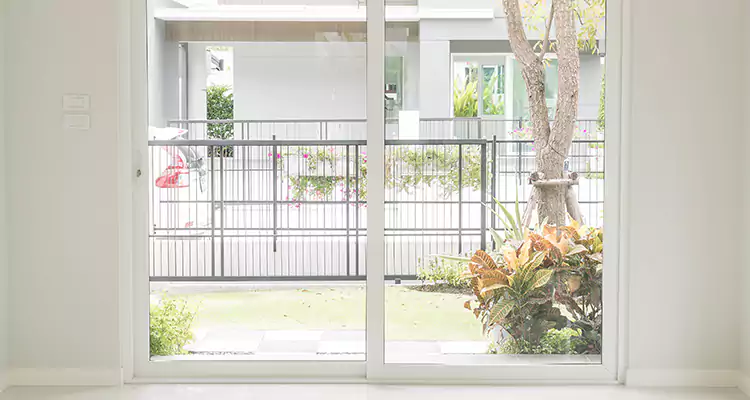 Balcony Screen Door Repair in Winter Springs, FL