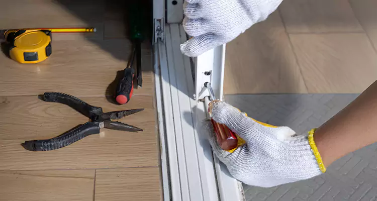 Screen Door Wheel Replacement in Winter Springs, FL