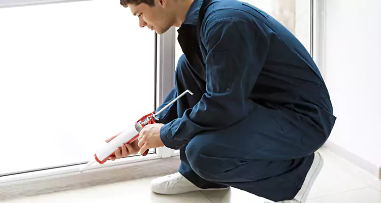 Window Glass Caulk Repair in Winter Springs, FL