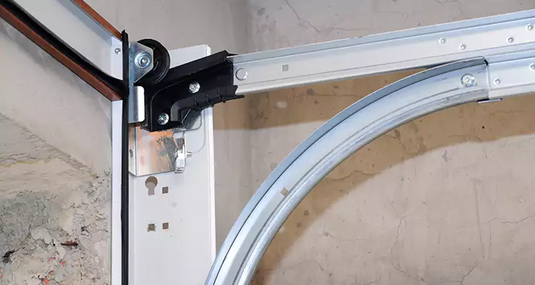Maintain Liftmaster Garage Door Off Track in Winter Springs, FL