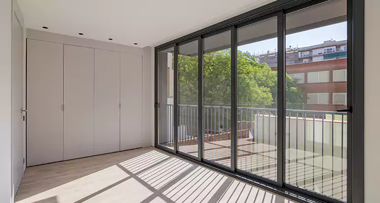 Fix Sliding Screen Door Track in Winter Springs, FL